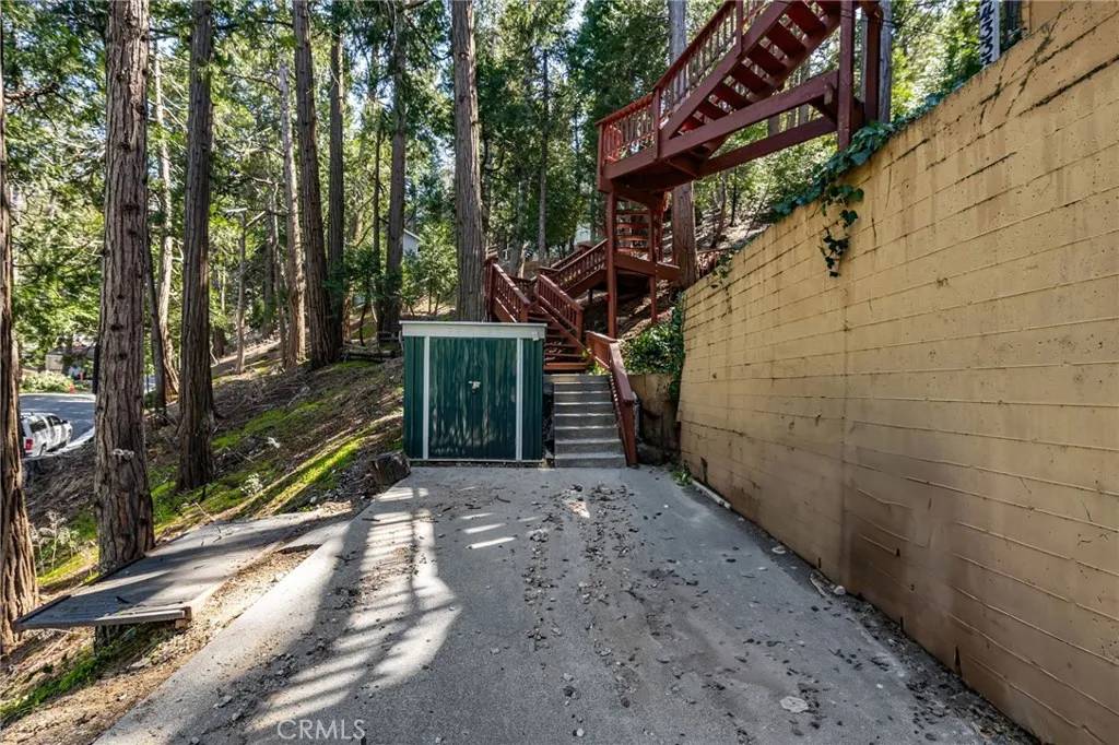 Crestline, CA 92325,24333 Horst Drive