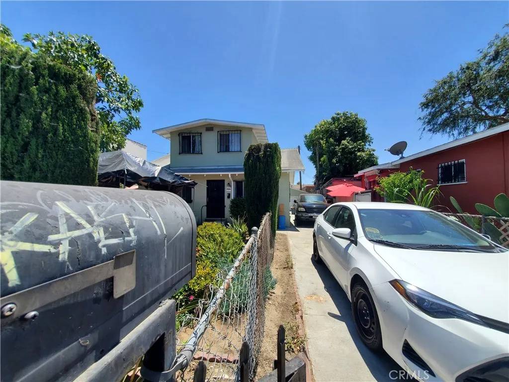 Huntington Park, CA 90255,2508 Saturn Avenue