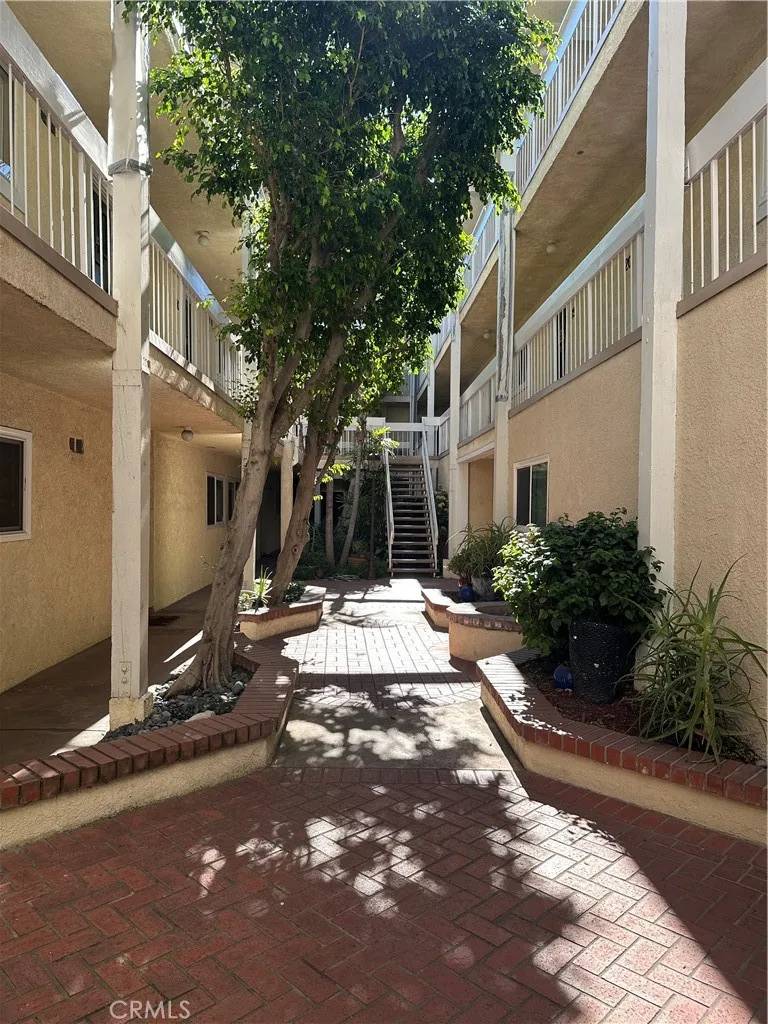 Valley Village, CA 91601,4807 Beck Avenue #4