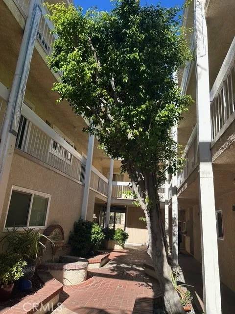Valley Village, CA 91601,4807 Beck Avenue #4