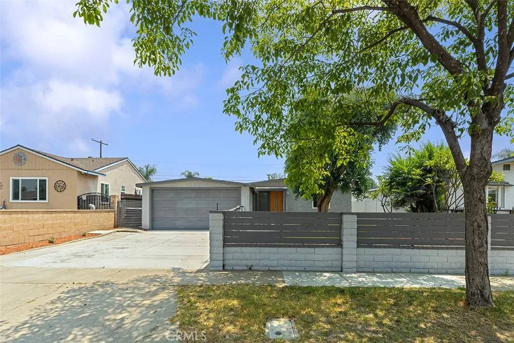 Azusa, CA 91702,318 S Enid Avenue