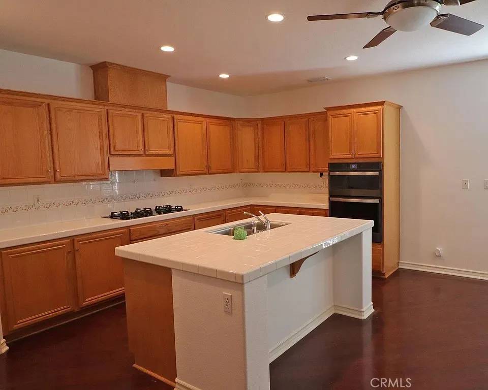 Brea, CA 92821,987 Reynoso