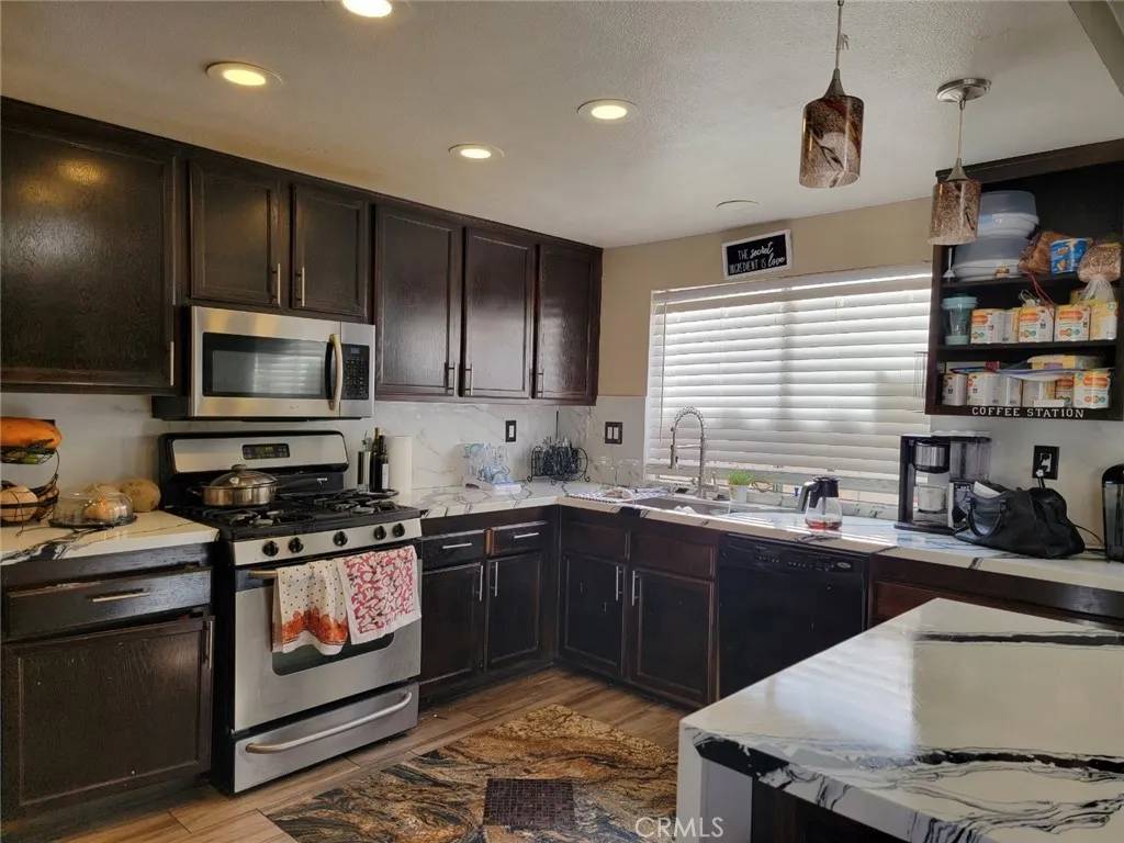 Palmdale, CA 93550,36901 33rd Street East