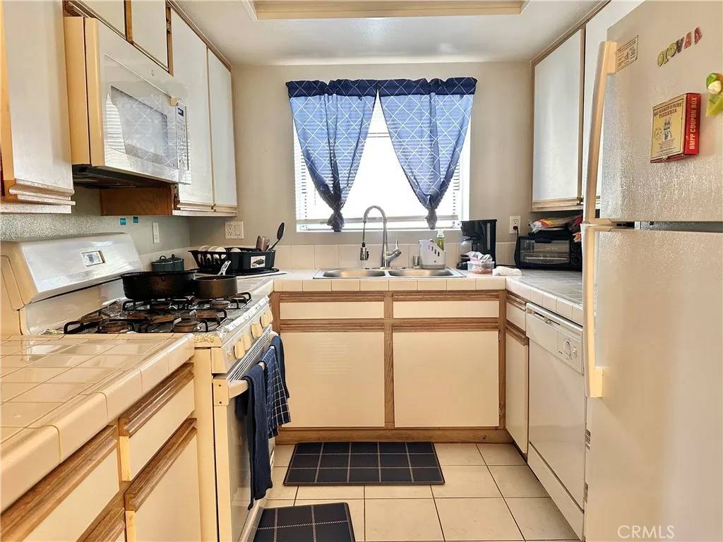 Lancaster, CA 93535,44514 15th Street East #2