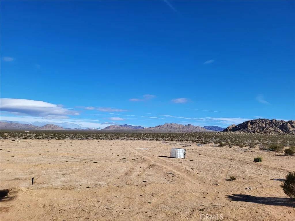 Lucerne Valley, CA 92356,0 North Side