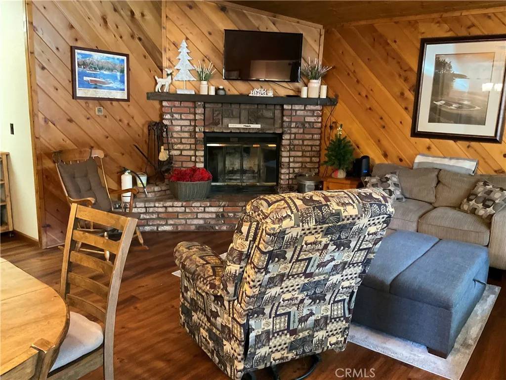 Big Bear Lake, CA 92315,42592 Cedar Avenue