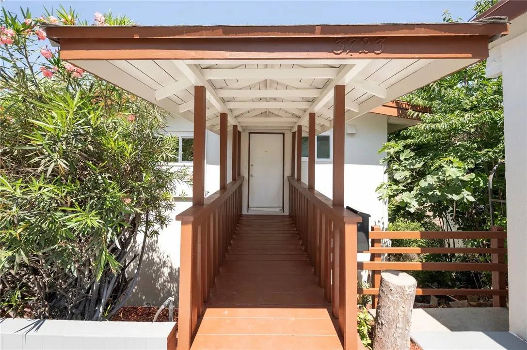 Los Angeles, CA 90032,3723 Oak Hill Avenue