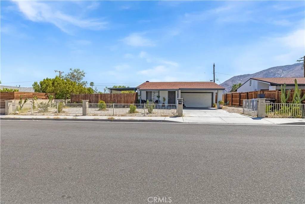 Palm Springs, CA 92262,475 W Palm Vista Drive
