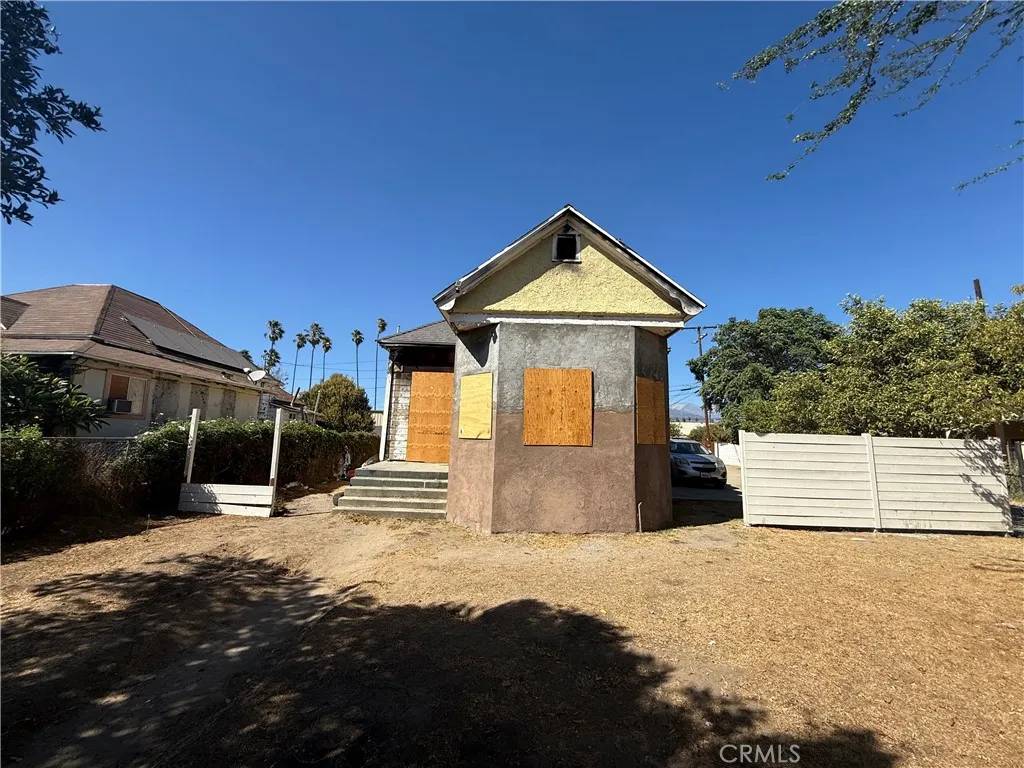 Pomona, CA 91767,267 E Monterey Avenue