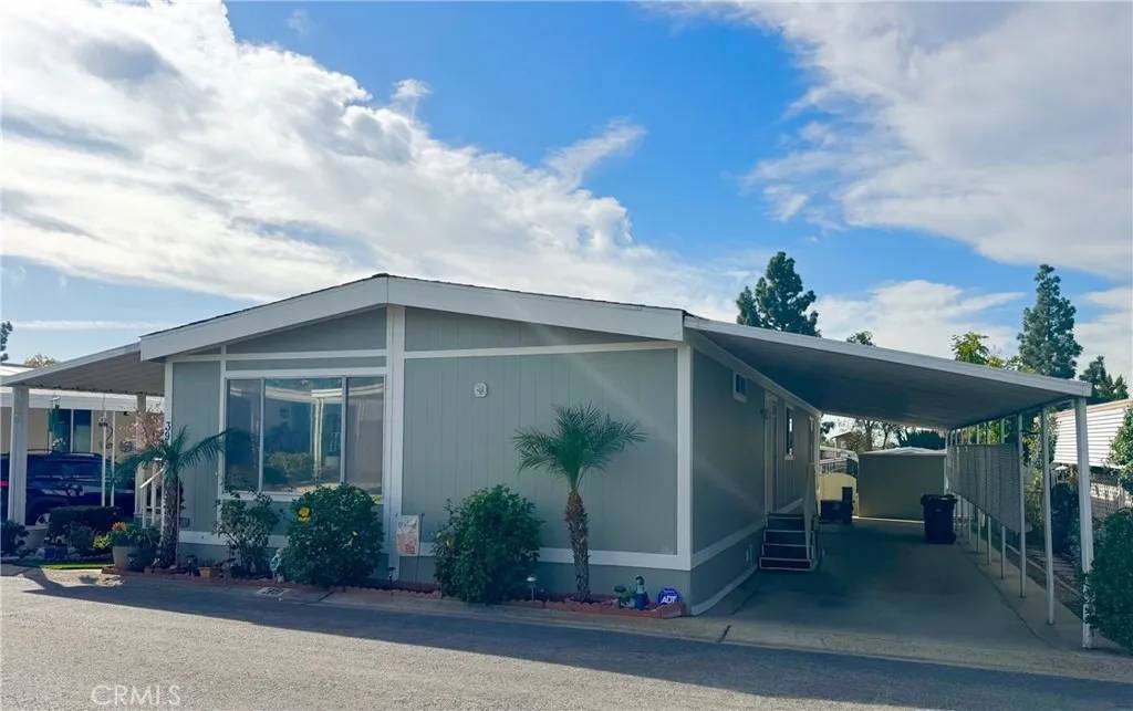 La Verne, CA 91750,3945 Bradford #39