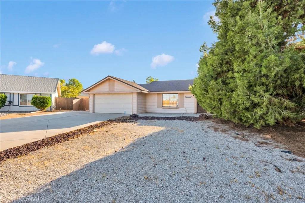 Victorville, CA 92392,13106 Hollyberry