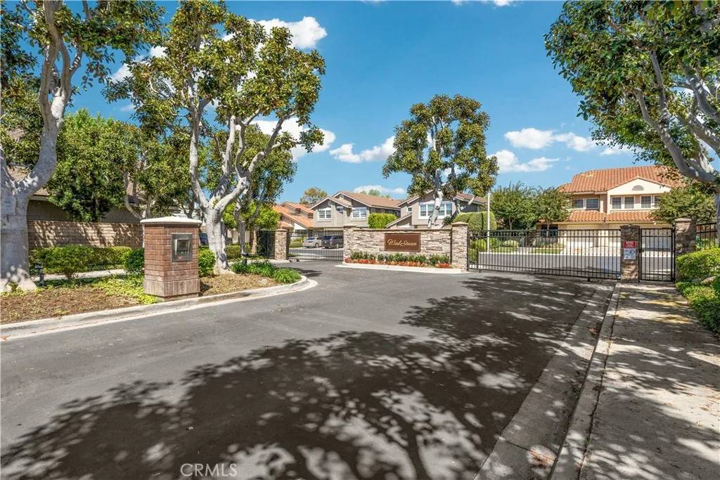 Irvine, CA 92620,11 Recodo