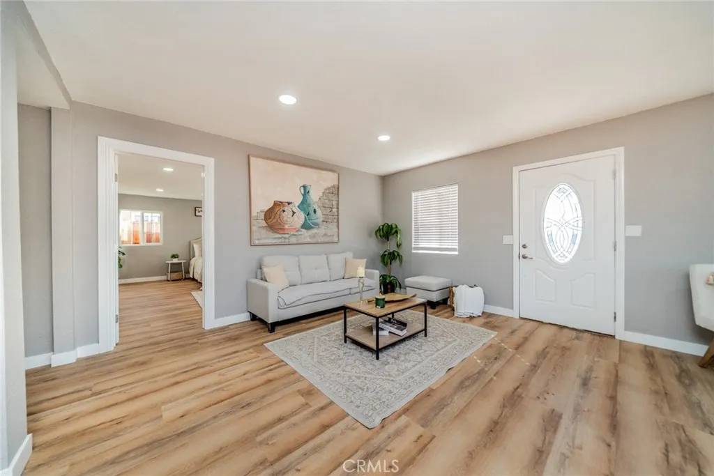 San Bernardino, CA 92410,24790 Monterey