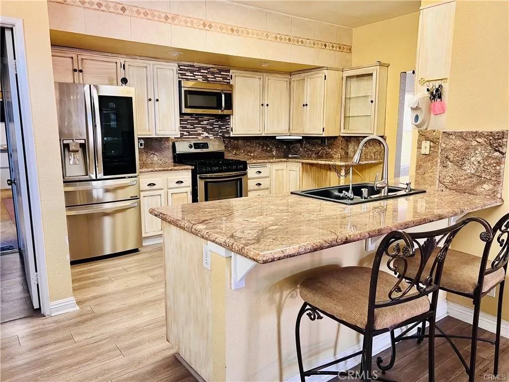 Victorville, CA 92392,12342 Hitching Post