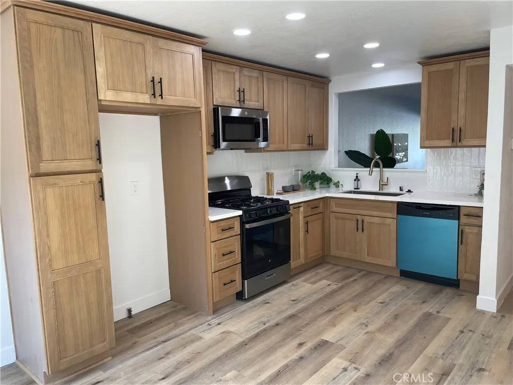 Orange, CA 92868,700 W Walnut Avenue #58