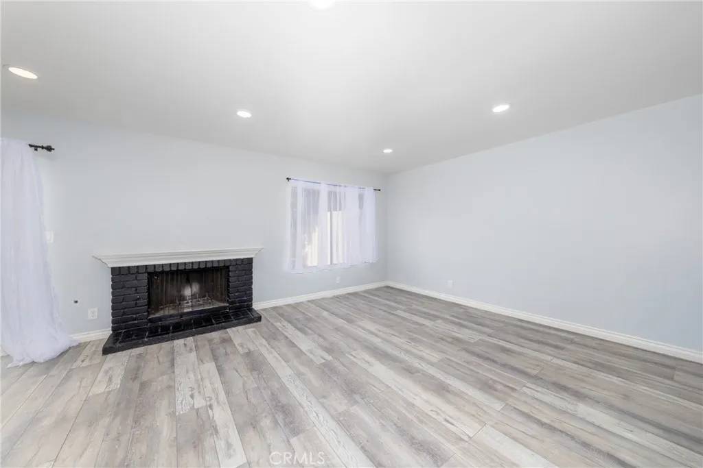 Azusa, CA 91702,555 S Azusa