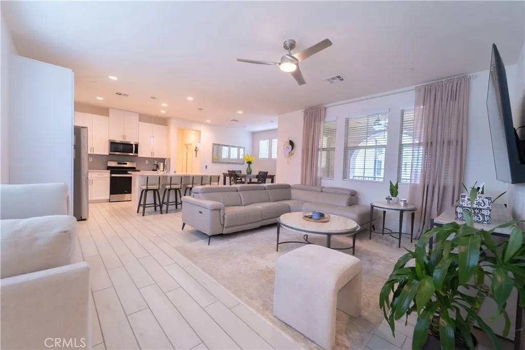 Fontana, CA 92336,16040 Parkhouse Drive #1