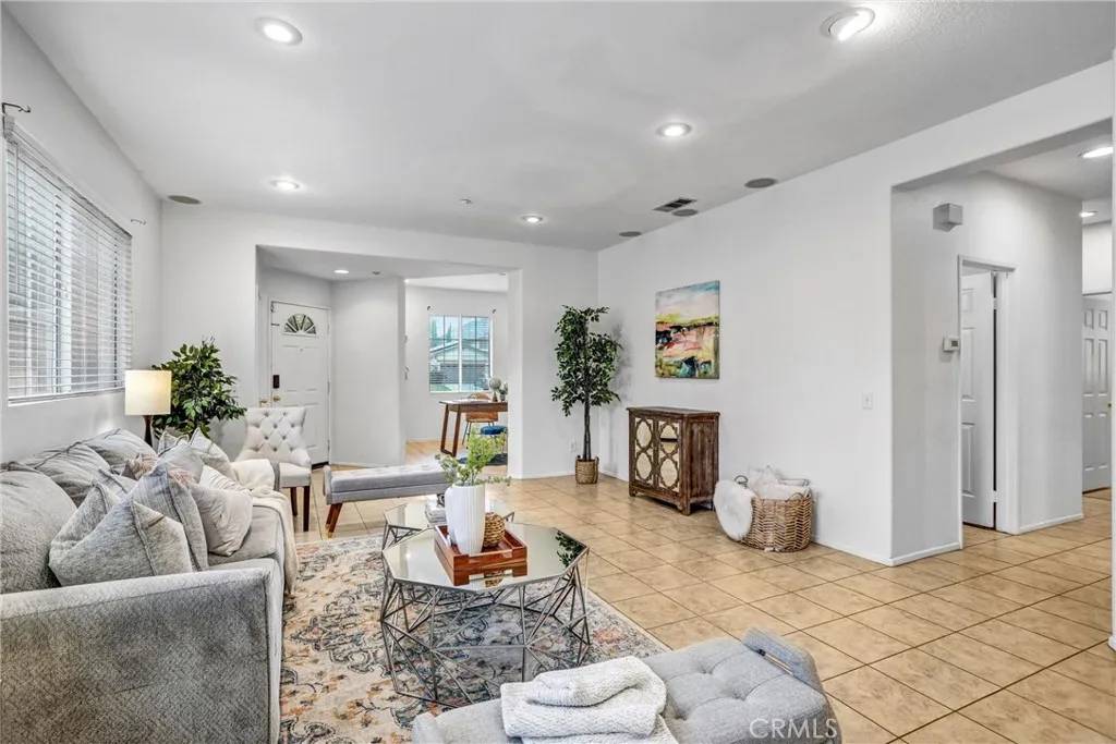 Fontana, CA 92337,17108 Red Ash Court