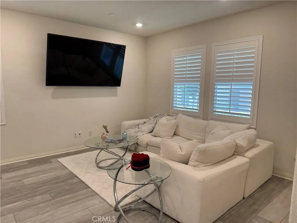 Chino, CA 91708,7474 Shorthorn