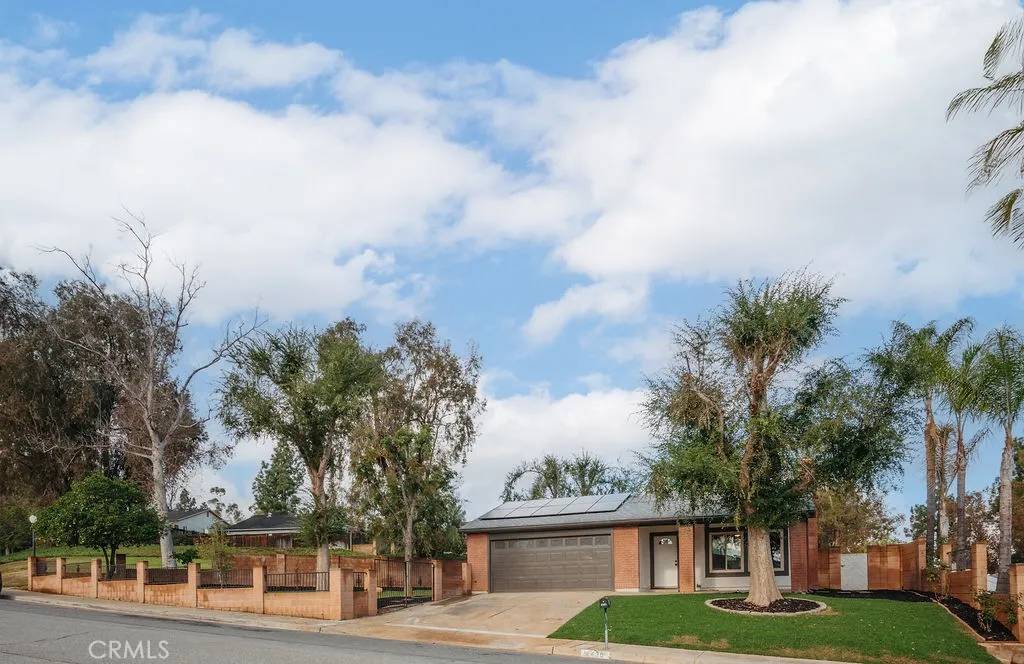 Corona, CA 92882,2430 Mesquite