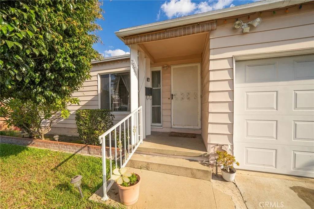 Pico Rivera, CA 90660,7558 Citronell Avenue