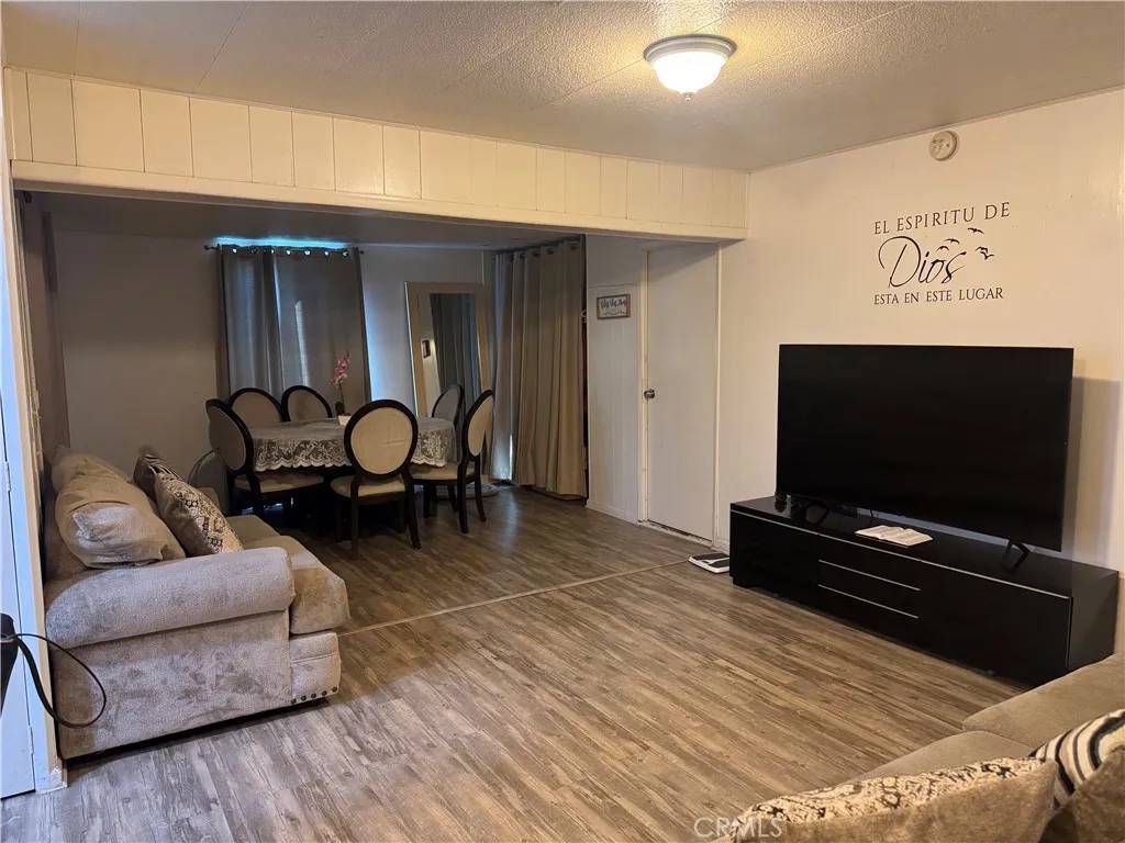 Eastvale, CA 91752,5800 Hamner #231
