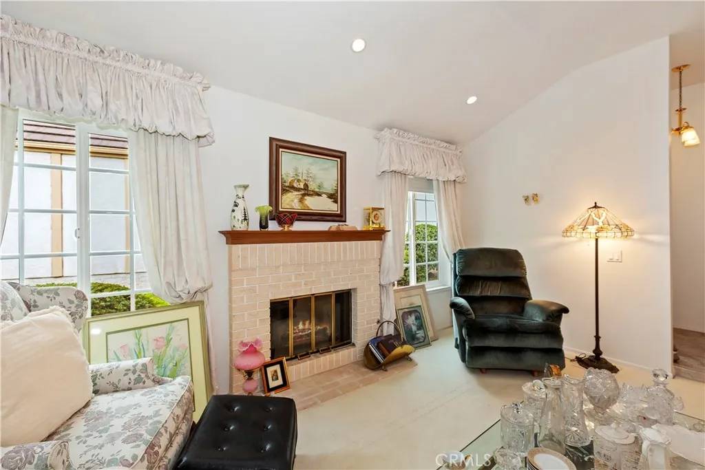 Upland, CA 91784,2163 Malati