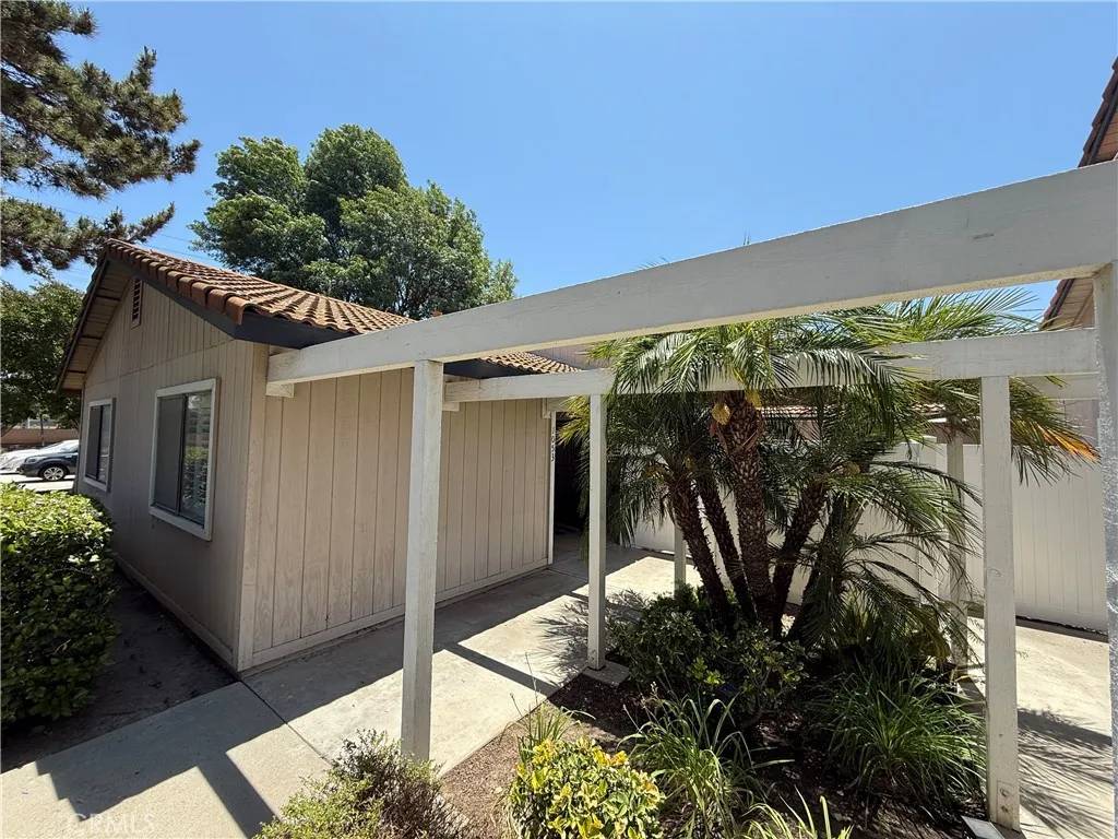 Corona, CA 92882,1053 Border Avenue