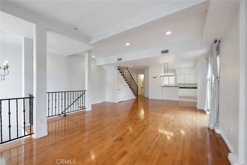 Valley Village, CA 91601,5027 Colfax Avenue #1