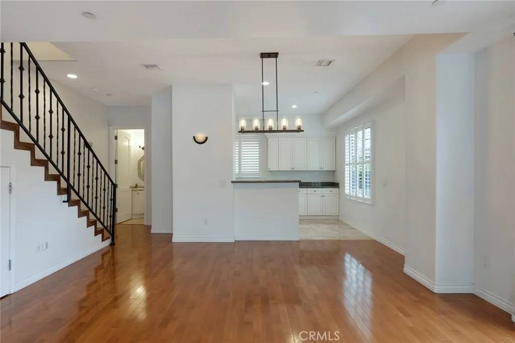 Valley Village, CA 91601,5027 Colfax Avenue #1