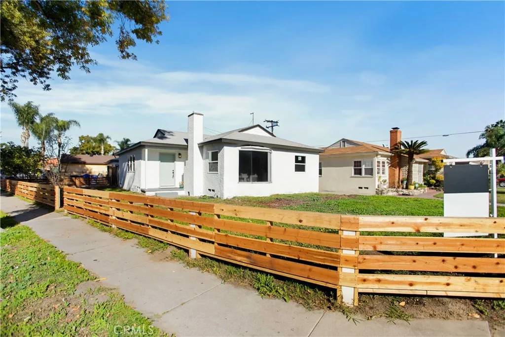 South Gate, CA 90280,5201 Anahurst