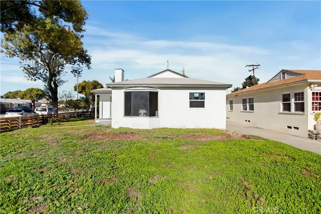 South Gate, CA 90280,5201 Anahurst