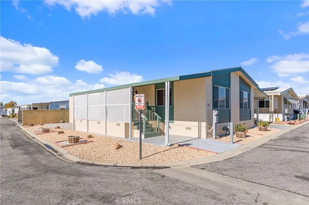 Hemet, CA 92545,1895 W Devonshire #74