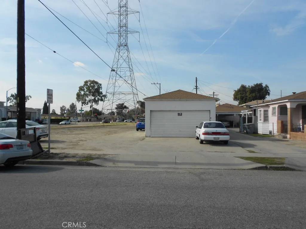 South Gate, CA 90280,8999 Mcnerney Avenue