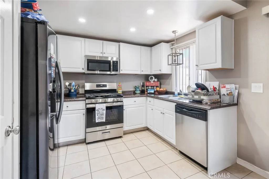 Paramount, CA 90723,7304 Exeter Street #G