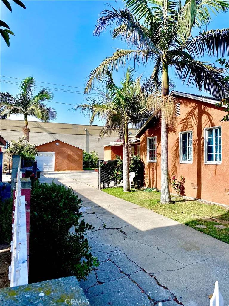 Paramount, CA 90723,6809 San Rafael Street