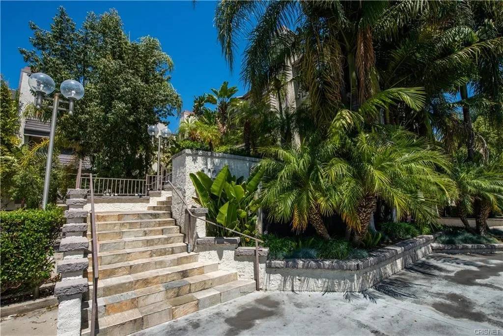 Winnetka, CA 91306,20253 Keswick Street #331