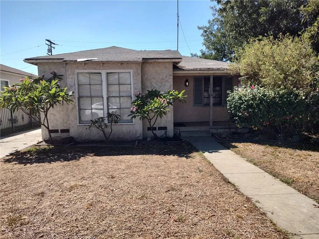 South Gate, CA 90280,5234 Duncan Way