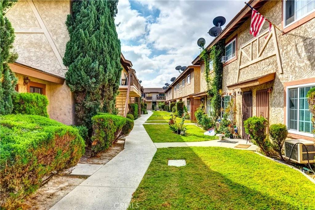 Paramount, CA 90723,7260 Richfield Street #316