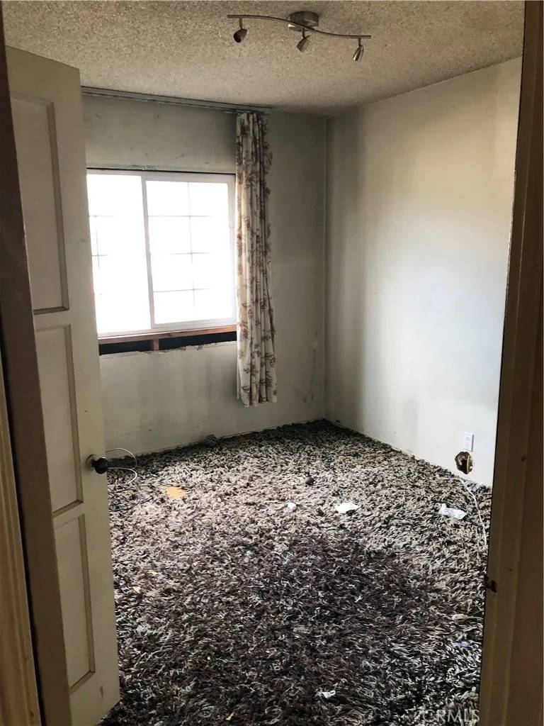 South Gate, CA 90280,10435 Blumont Road