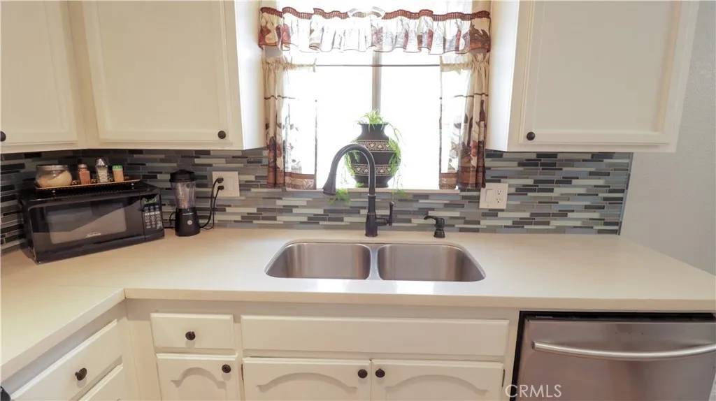 Paramount, CA 90723,7331 Exeter Street #208