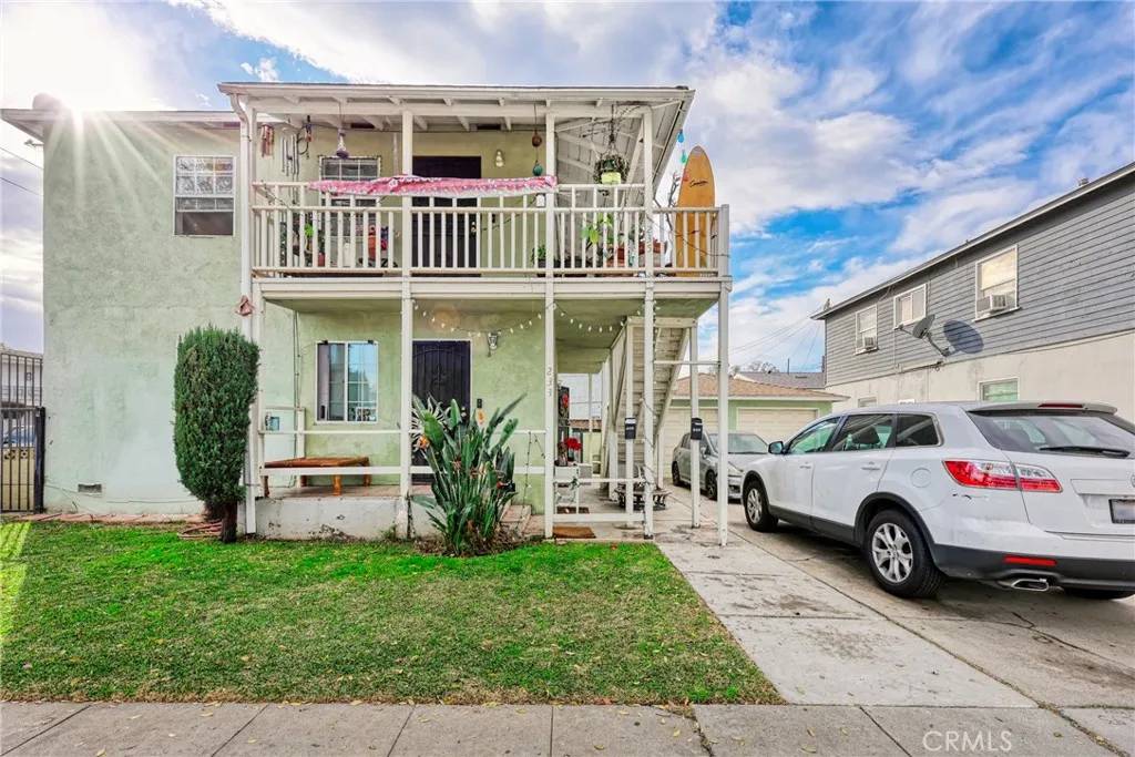 Montebello, CA 90640,233 E Fremont