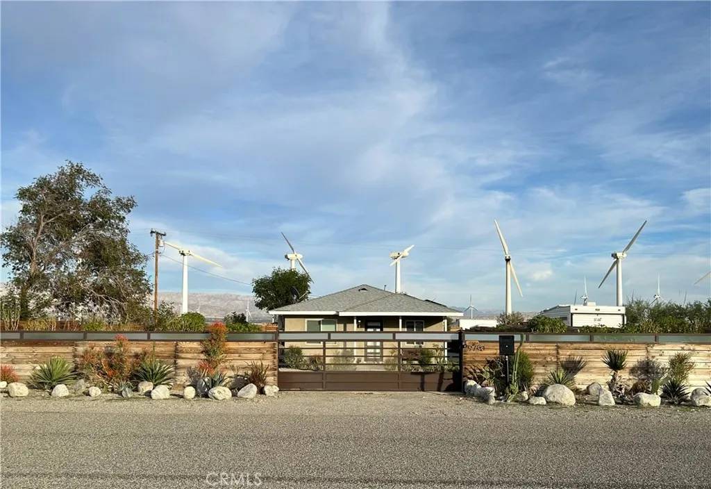 North Palm Springs, CA 92258,19790 Cooper Road