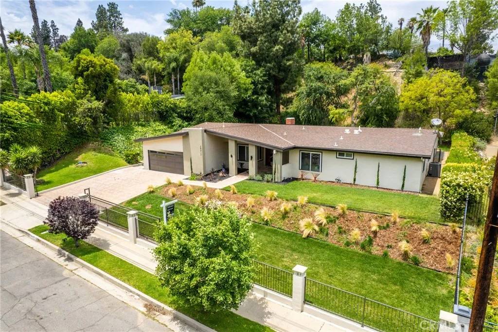 Woodland Hills, CA 91364,20217 Wells Drive