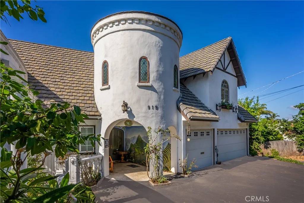 Solana Beach, CA 92075,915 Highland Drive