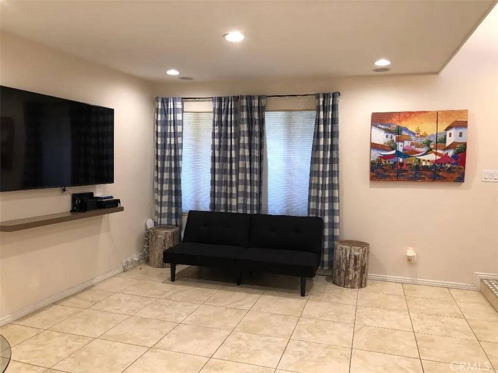 Covina, CA 91723,193 S Hollenbeck Avenue