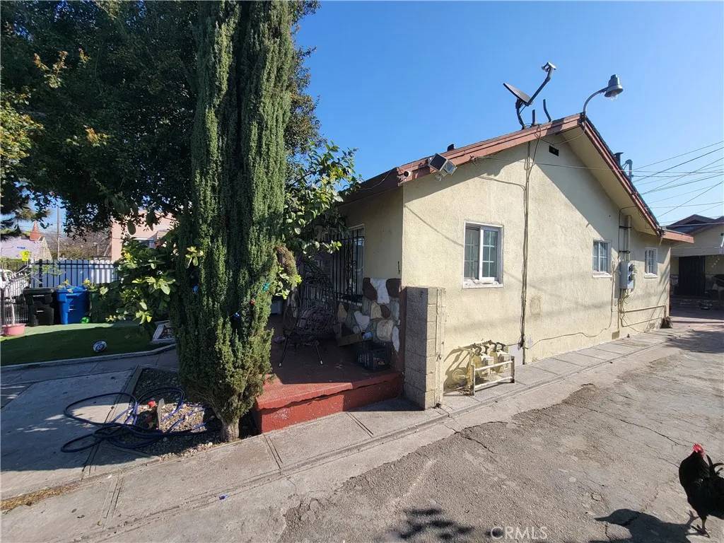 Los Angeles, CA 90011,5510 S San Pedro Street