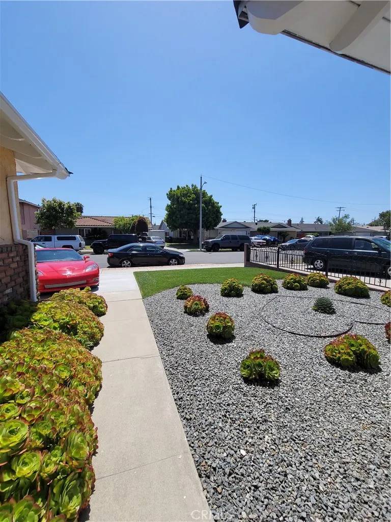 Downey, CA 90242,8743 Dorian Street