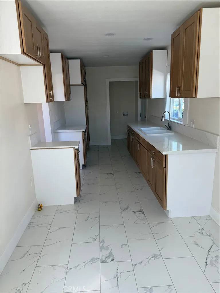 Los Angeles, CA 90022,601 Keenan Avenue