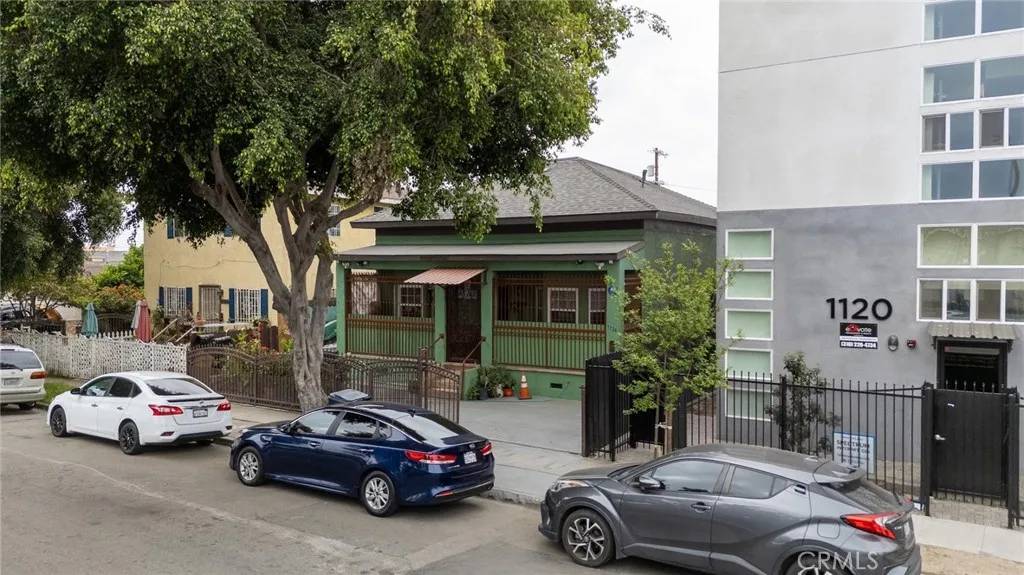 Los Angeles, CA 90011,1124 E 25th Street
